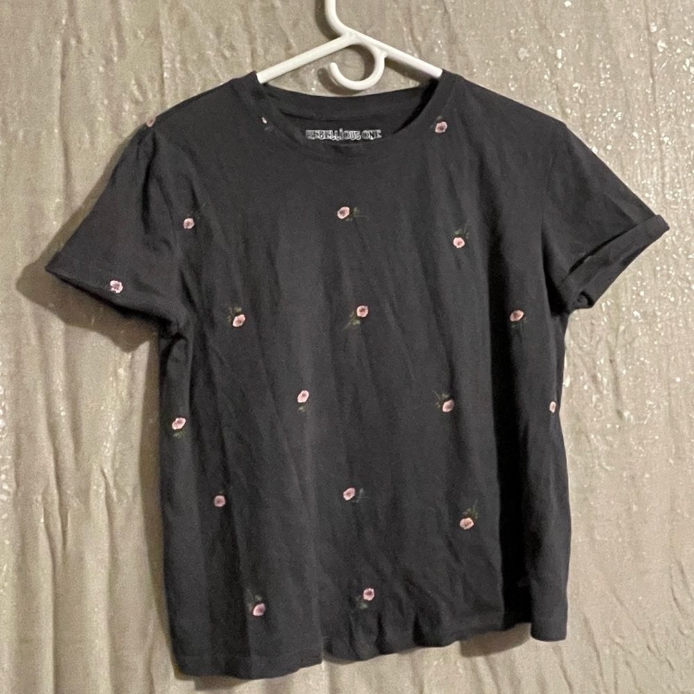 Pink rose folded sleeve t shirt